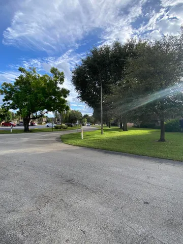 $289,750 | 1674 Forest Lakes Circle, Unit A, West Palm Beach, FL 33406