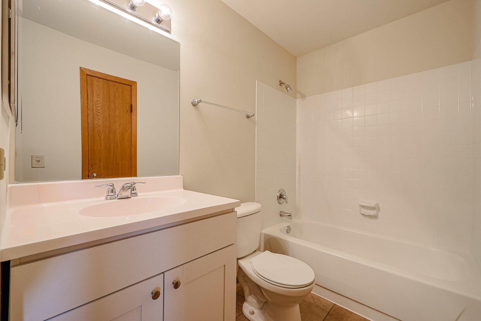 1340 McDowell Road, Unit 104 Naperville, IL 60563 - Photo 22 of 31 Gallery Image 22