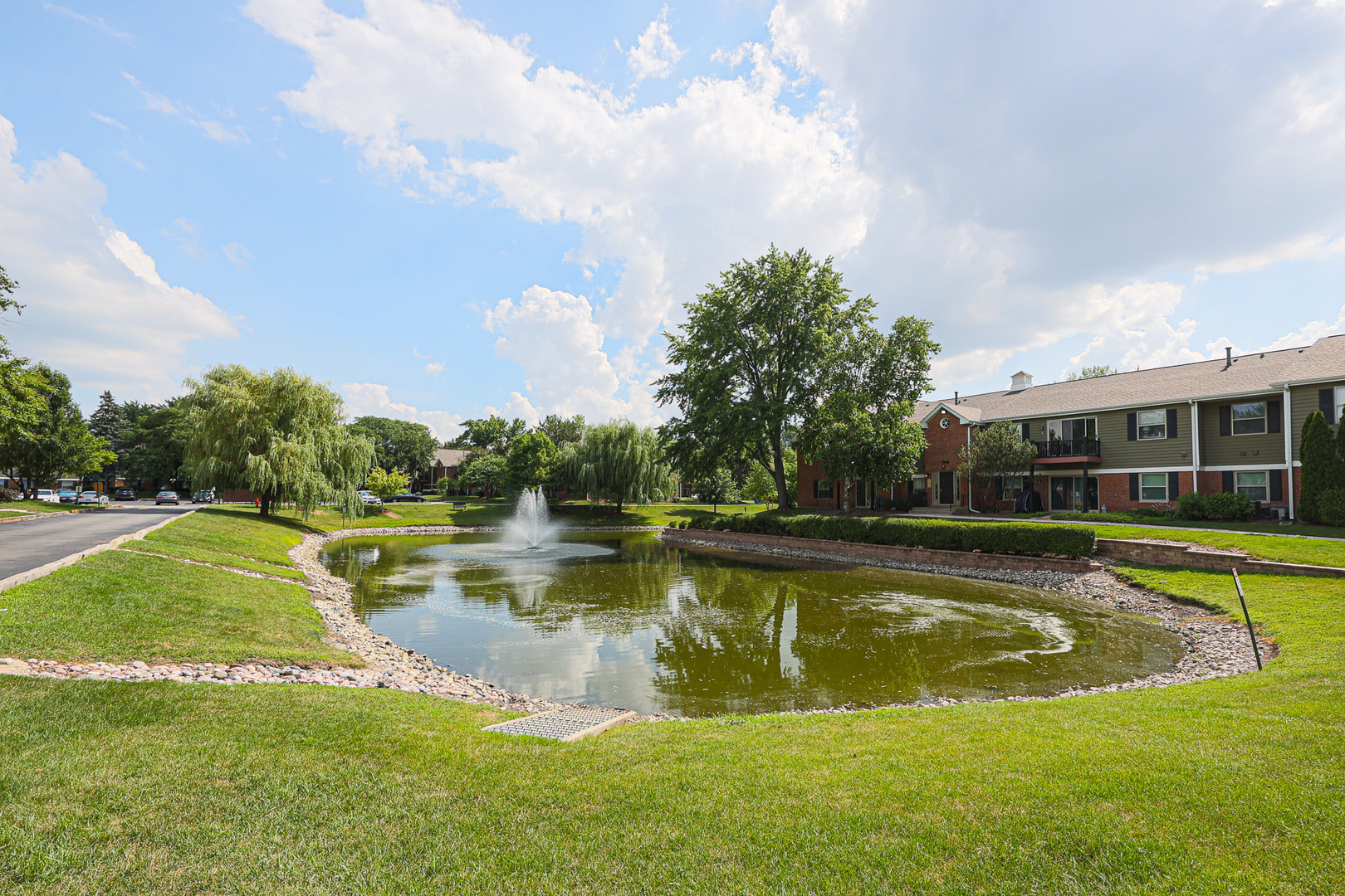 1340 McDowell Road, Unit 104 Naperville, IL 60563 - Photo 3 of 31 Gallery Image 3