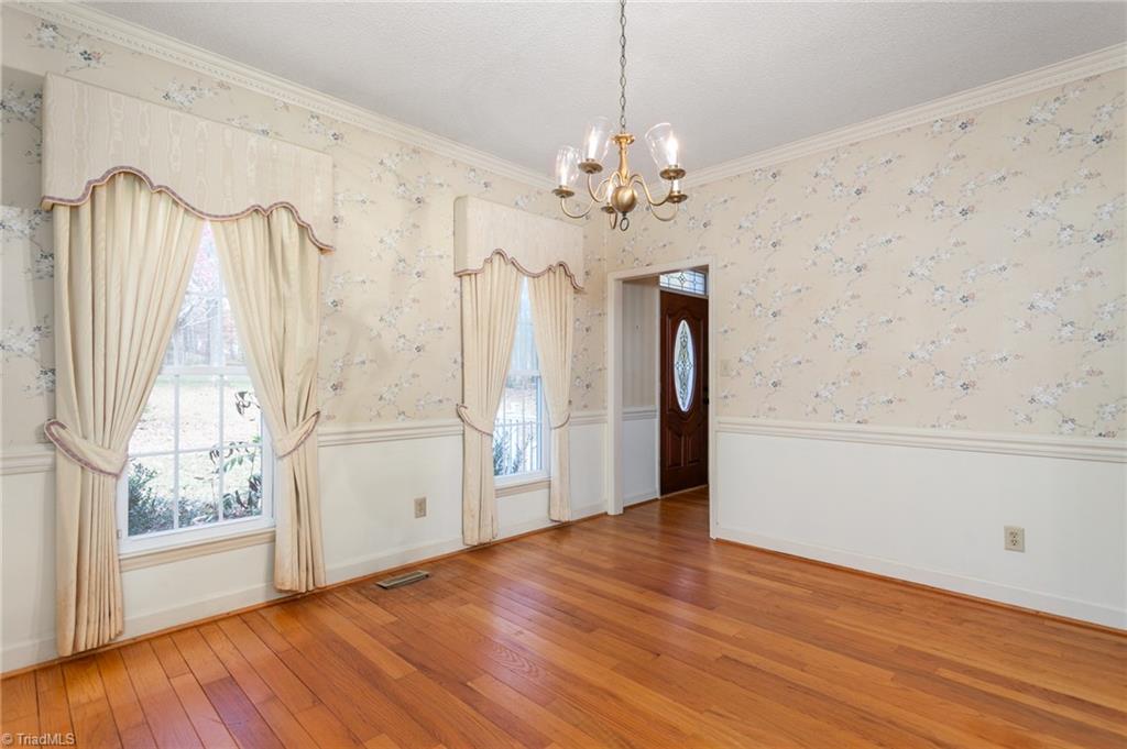 4813 Carlson Valley Road Summerfield, NC 27358 - Photo 12 of 46 Dinging Room