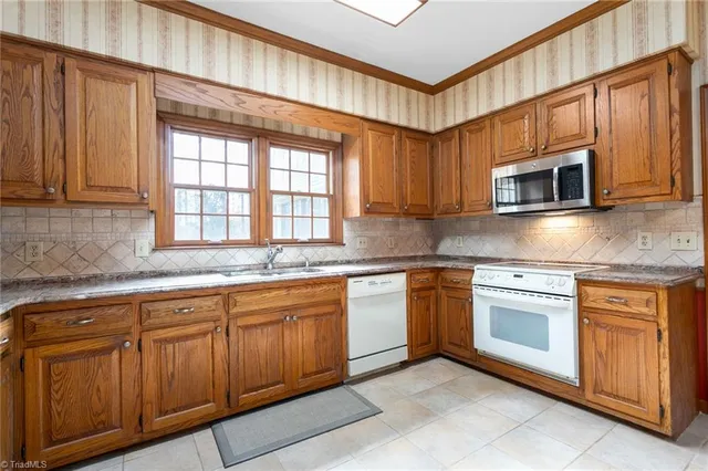 $550,000 | 4813 Carlson Valley Road, Summerfield, NC 27358