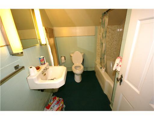 82 West Starz Road Cheswick, PA 15024 - Photo 8 of 11 Full Bath.
