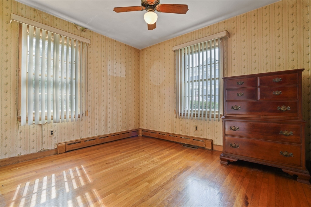 247 Pelham Street Fall River, MA 02721 - Photo 8 of 20
