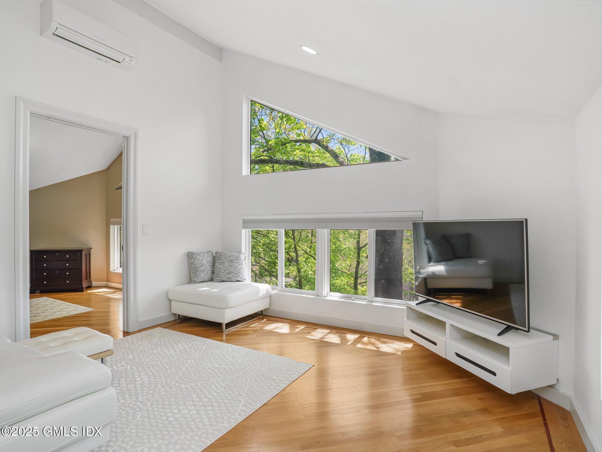 228 Pemberwick Road Greenwich, CT 06831 - Photo 17 of 34 35-web-or-mls-228-pemberwick-rd
