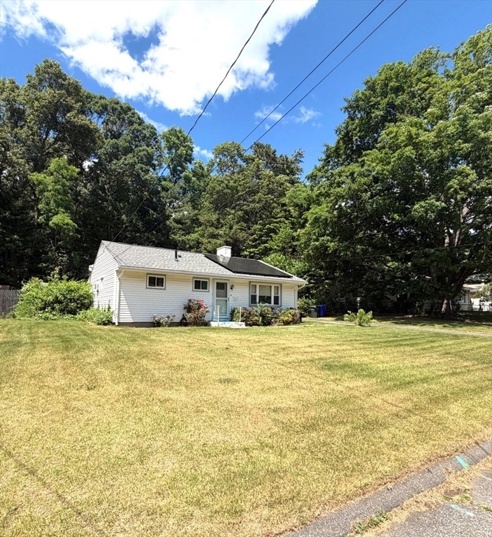 32 Crestmont Street Springfield, MA 01108 - Photo 2 of 34