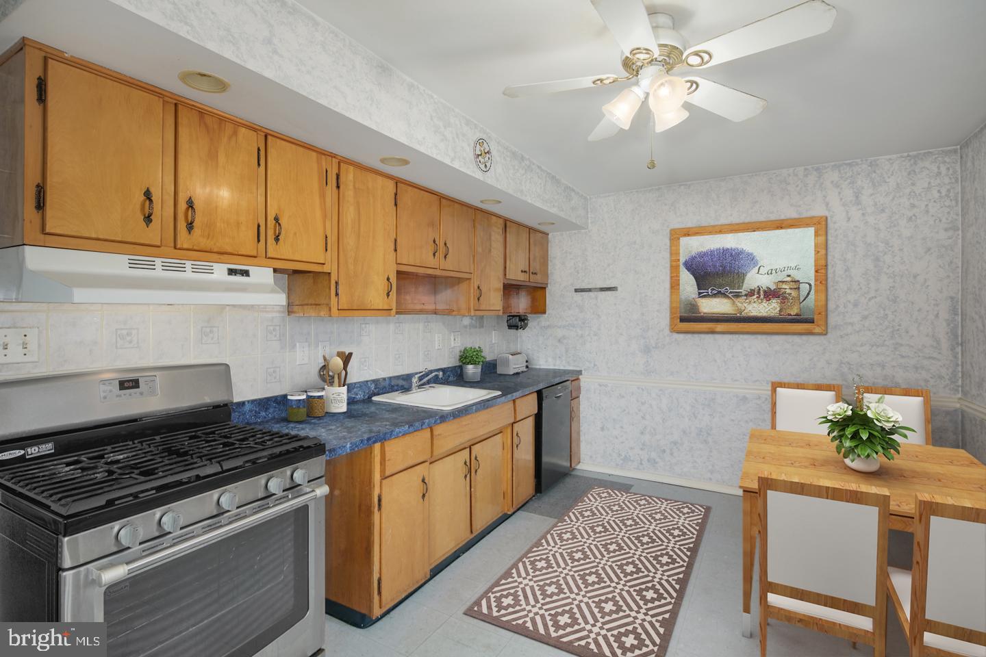 851 Medway Road Philadelphia, PA 19115 - Photo 9 of 23