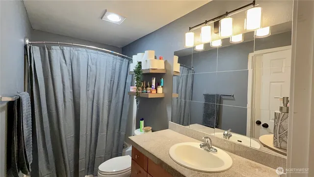 $270,000 | 26205 116th Avenue Southeast, Unit A203, Kent, WA 98030