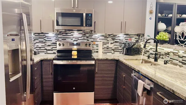 $270,000 | 26205 116th Avenue Southeast, Unit A203, Kent, WA 98030