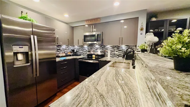 $270,000 | 26205 116th Avenue Southeast, Unit A203, Kent, WA 98030