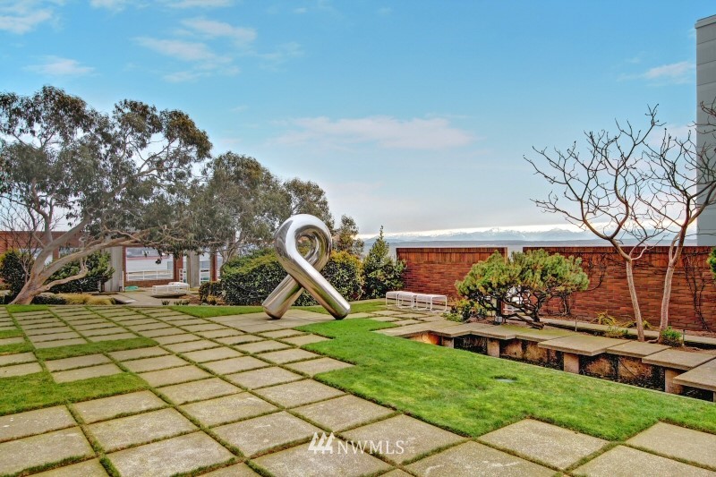 2125 1st Avenue, Unit 1702 Seattle, WA 98121 - Photo 24 of 31 a view of a park with iron fence