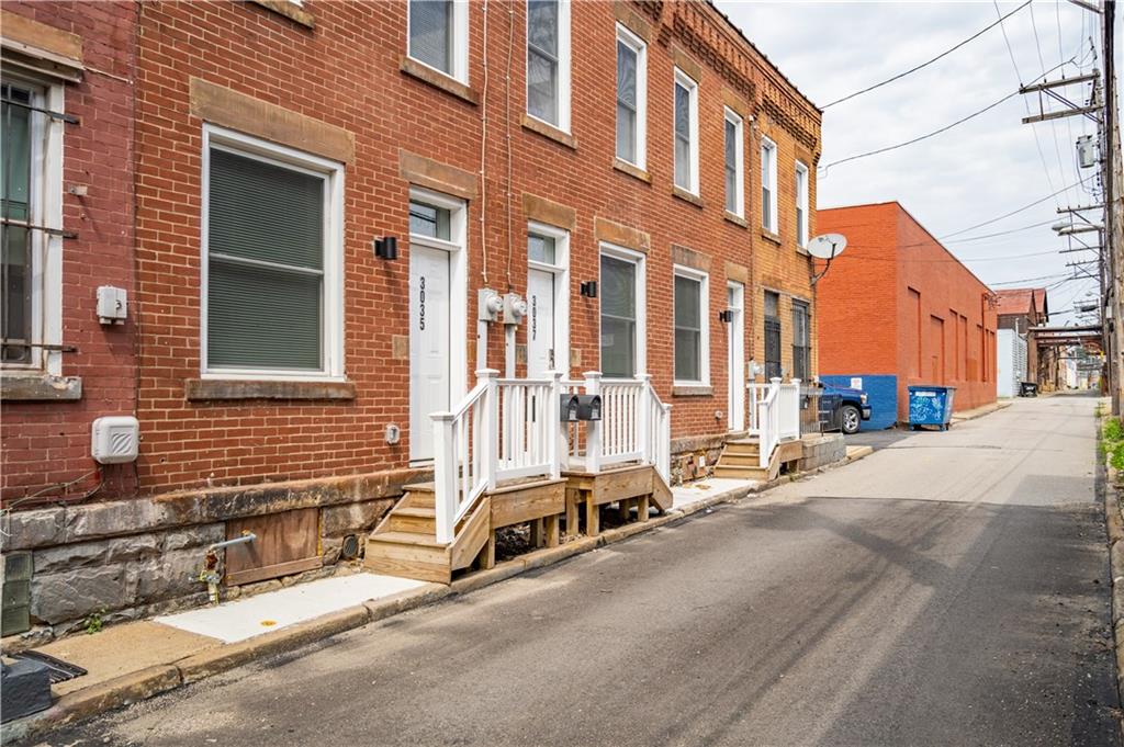 3035 Spring Way Pittsburgh, PA 15201 - Photo 2 of 24 Gallery Image 2