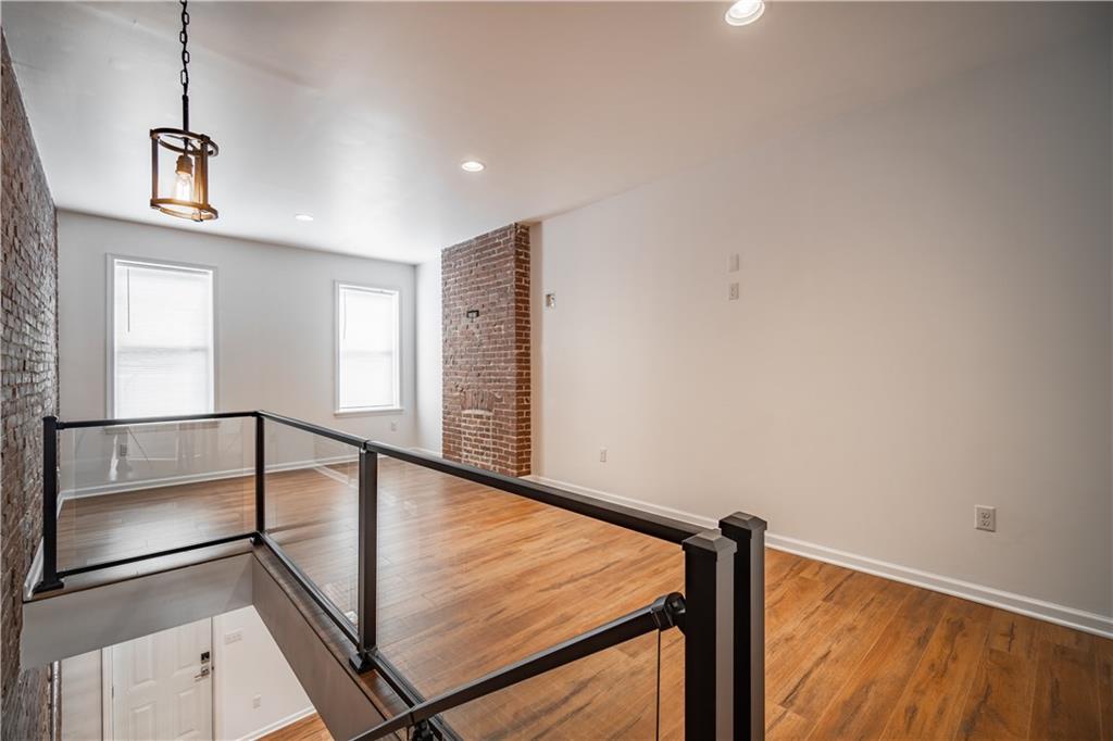 3035 Spring Way Pittsburgh, PA 15201 - Photo 13 of 24 Gallery Image 13