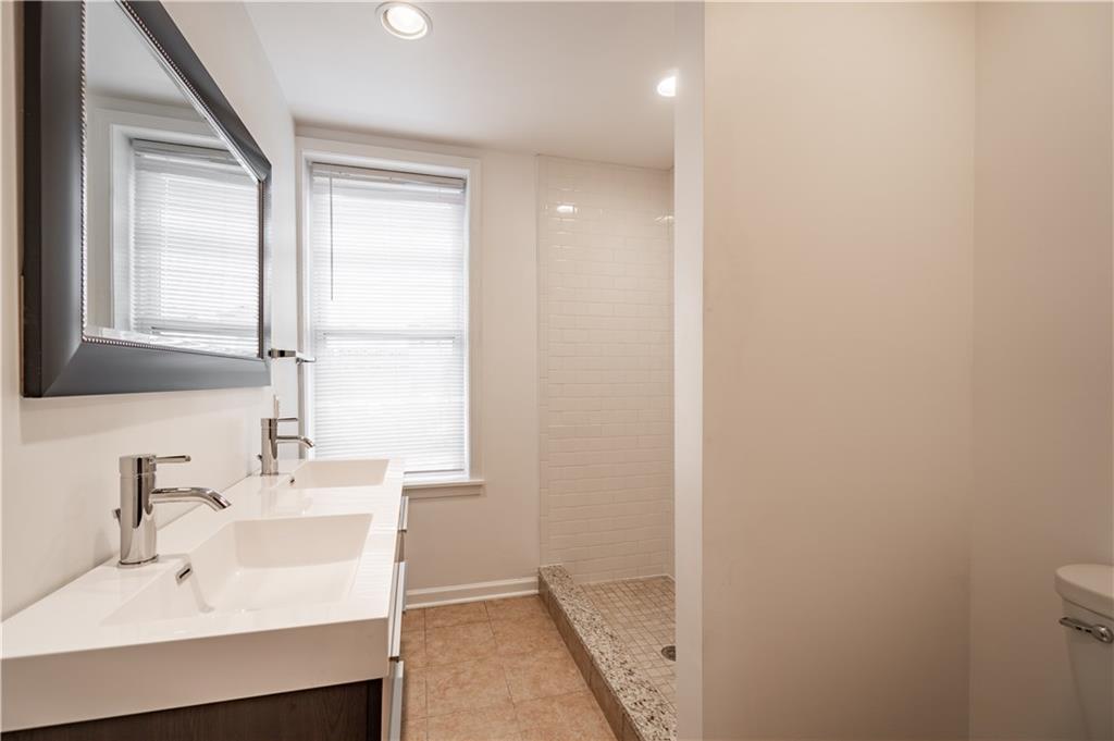 3035 Spring Way Pittsburgh, PA 15201 - Photo 15 of 24 Gallery Image 15