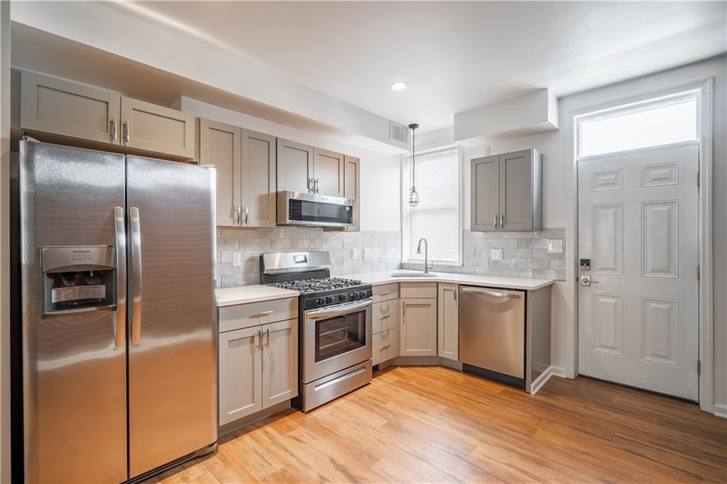 3035 Spring Way Pittsburgh, PA 15201 - Photo 7 of 24 Gallery Image 7