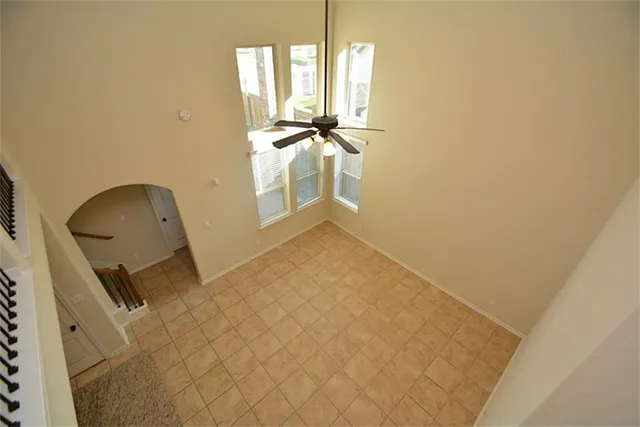 an entryway and a window in a room