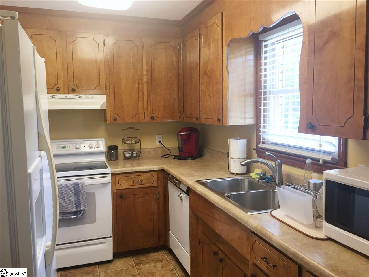 473 Neely Ferry Road Gray Court, SC 29645 - Photo 5 of 25