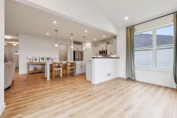$569,900 | 146 Maple Terrace, Waconia, MN 55387