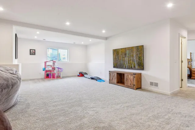 $585,000 | 146 Maple Terrace, Waconia, MN 55387