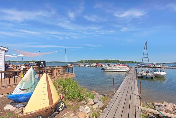 $520,000 | 146 Maple Terrace, Waconia, MN 55387