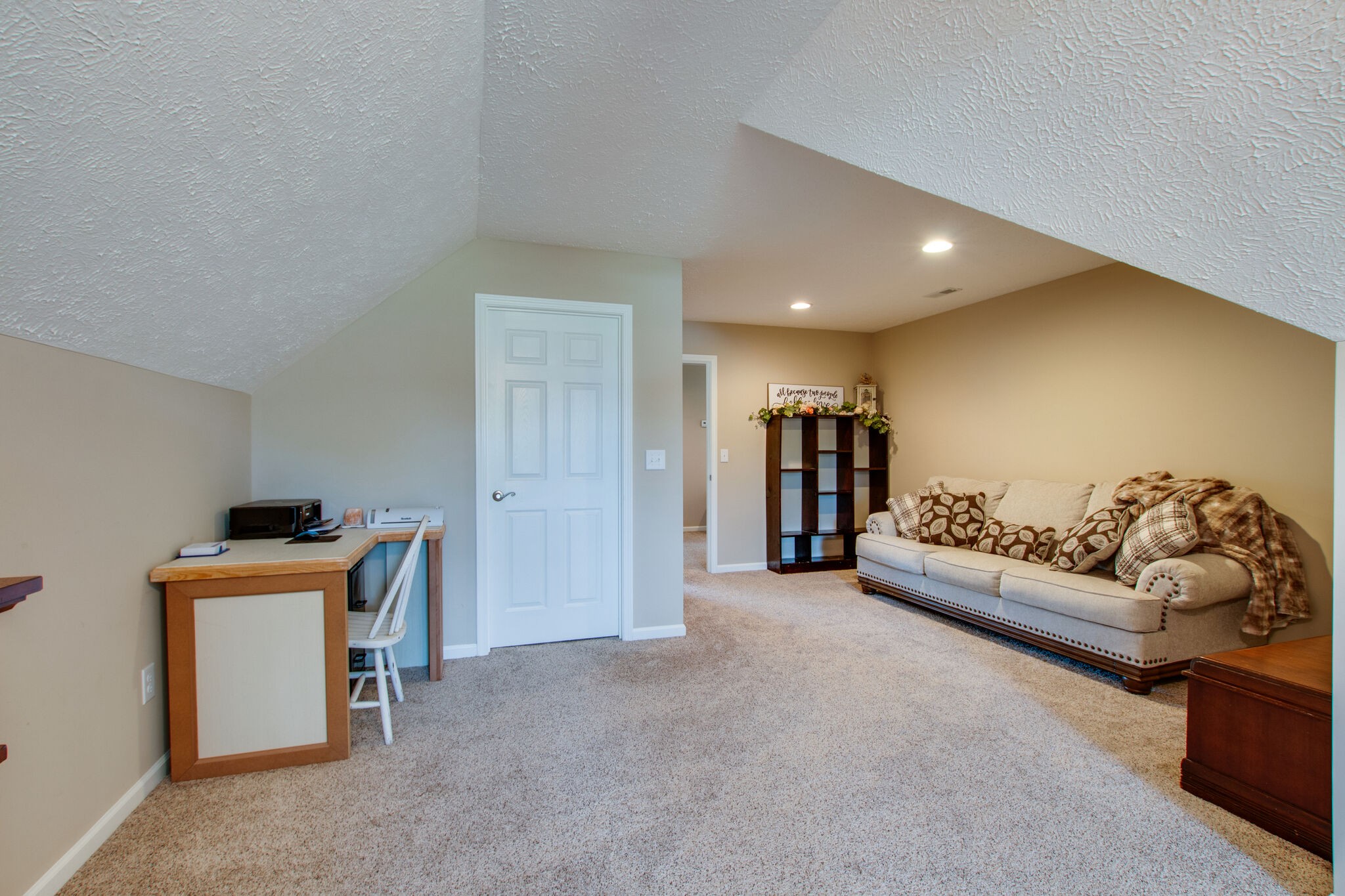 84 Houston Bell Road Manchester, TN 37355 - Photo 28 of 36 a view of a livingroom with furniture and an empty room