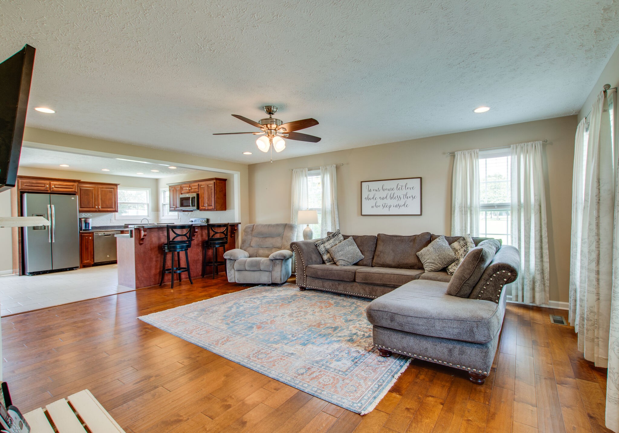 84 Houston Bell Road Manchester, TN 37355 - Photo 7 of 36 a living room with furniture and wooden floor