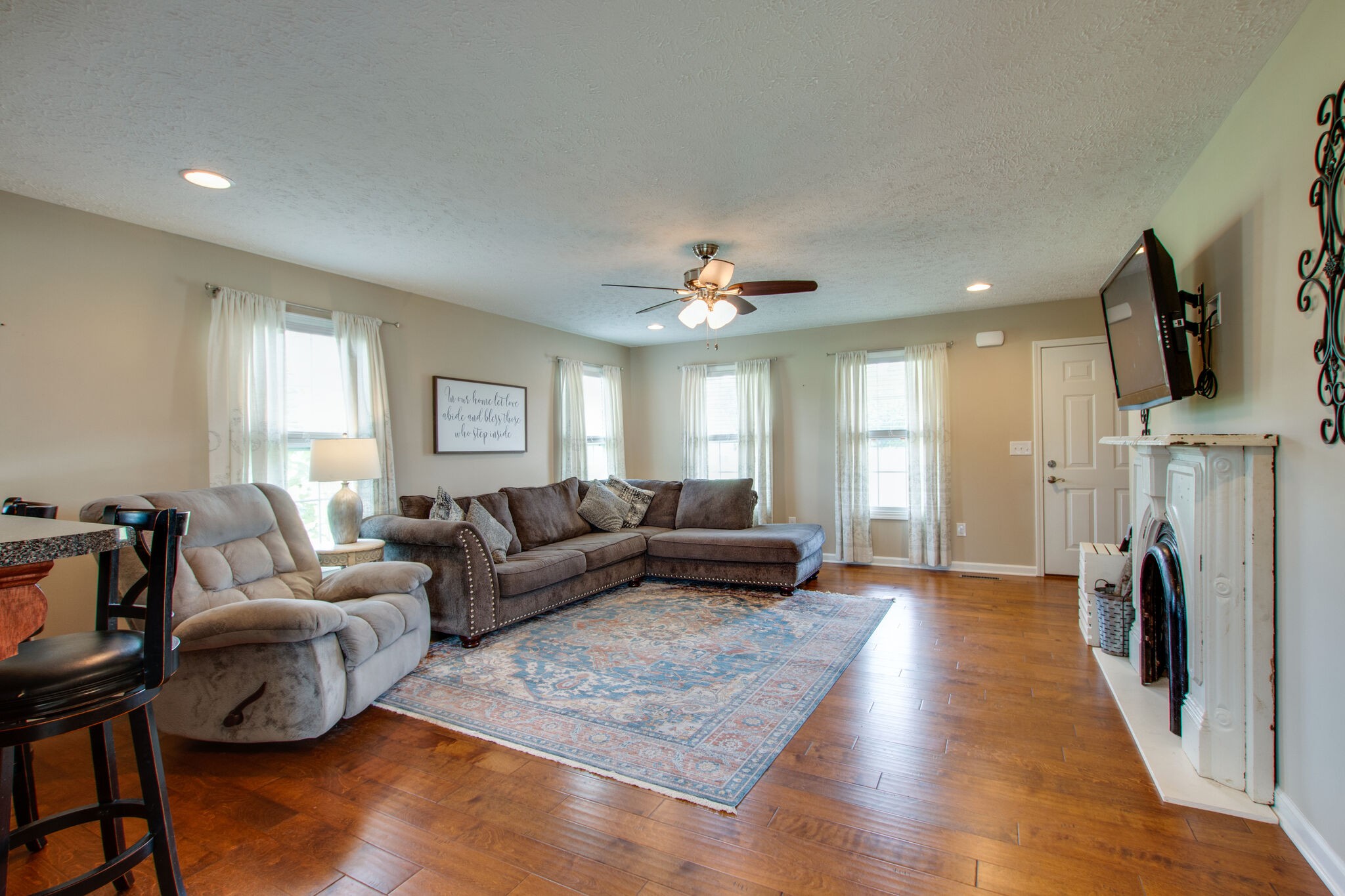 84 Houston Bell Road Manchester, TN 37355 - Photo 9 of 36 a living room with furniture and a fireplace