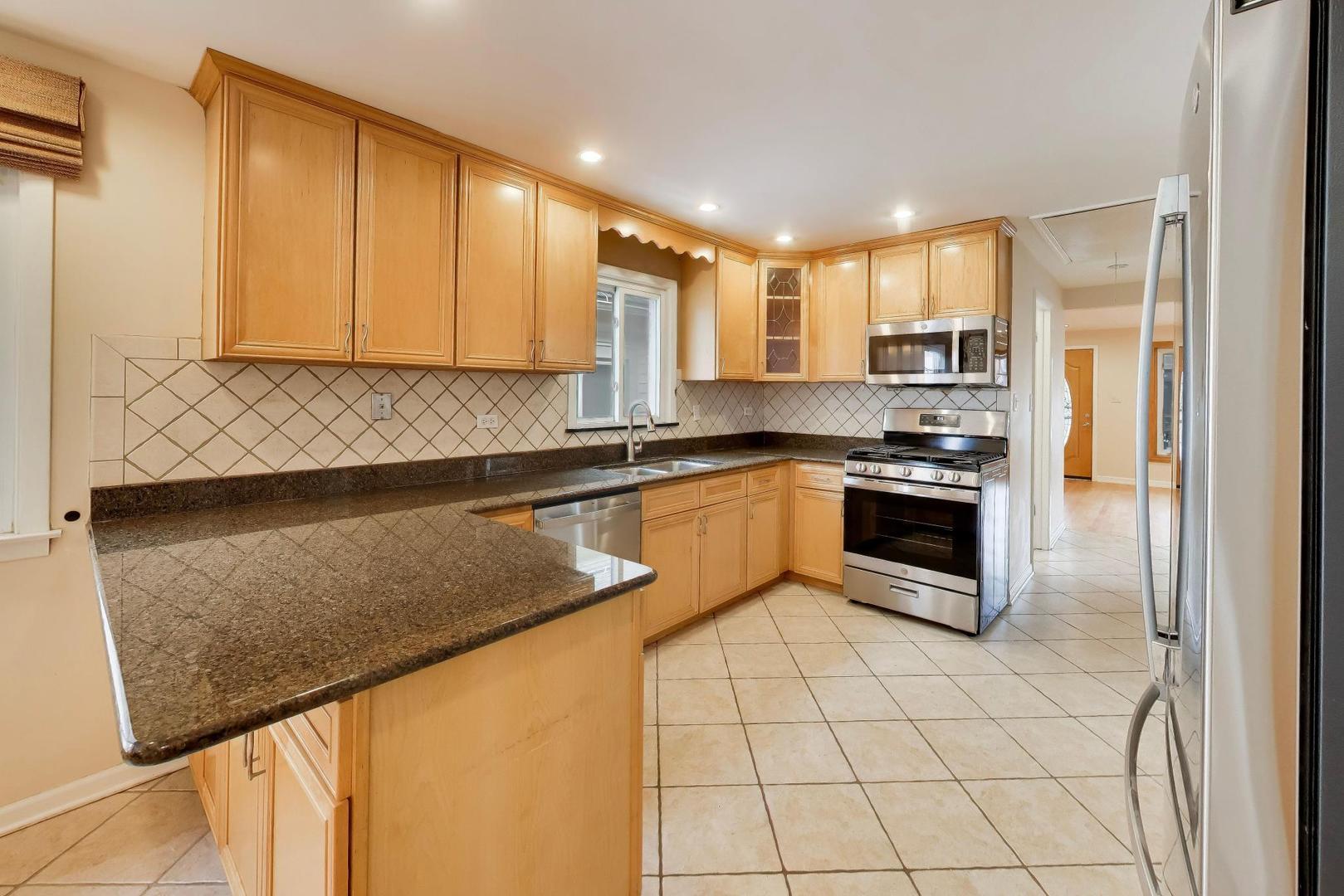 2972 South Loomis Street Chicago, IL 60608 - Photo 12 of 42