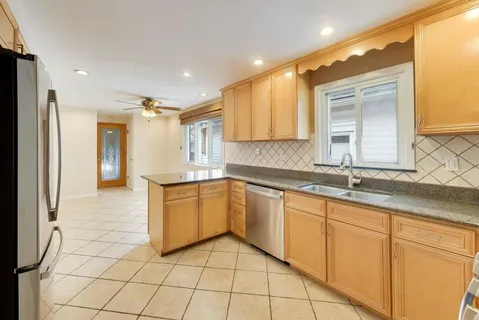 $579,900 | 2972 South Loomis Street, Chicago, IL 60608