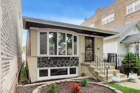 $579,900 | 2972 South Loomis Street, Chicago, IL 60608