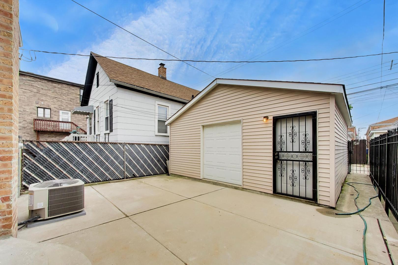 2972 South Loomis Street Chicago, IL 60608 - Photo 38 of 42