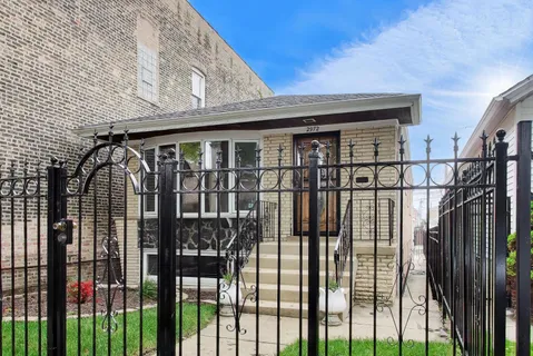 $579,900 | 2972 South Loomis Street, Chicago, IL 60608