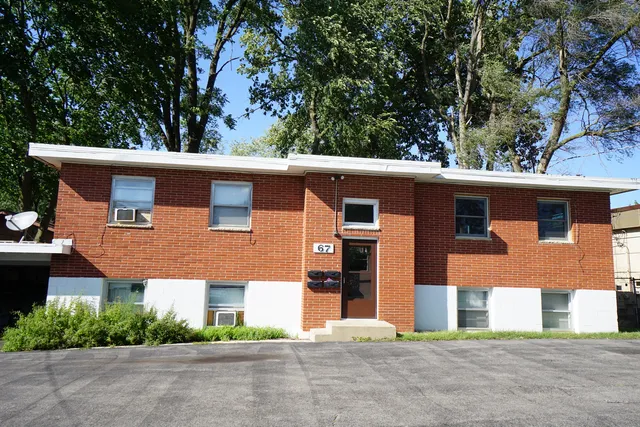 $1,295 | 67 North Aldine Street, Unit 6, Elgin, IL 60123