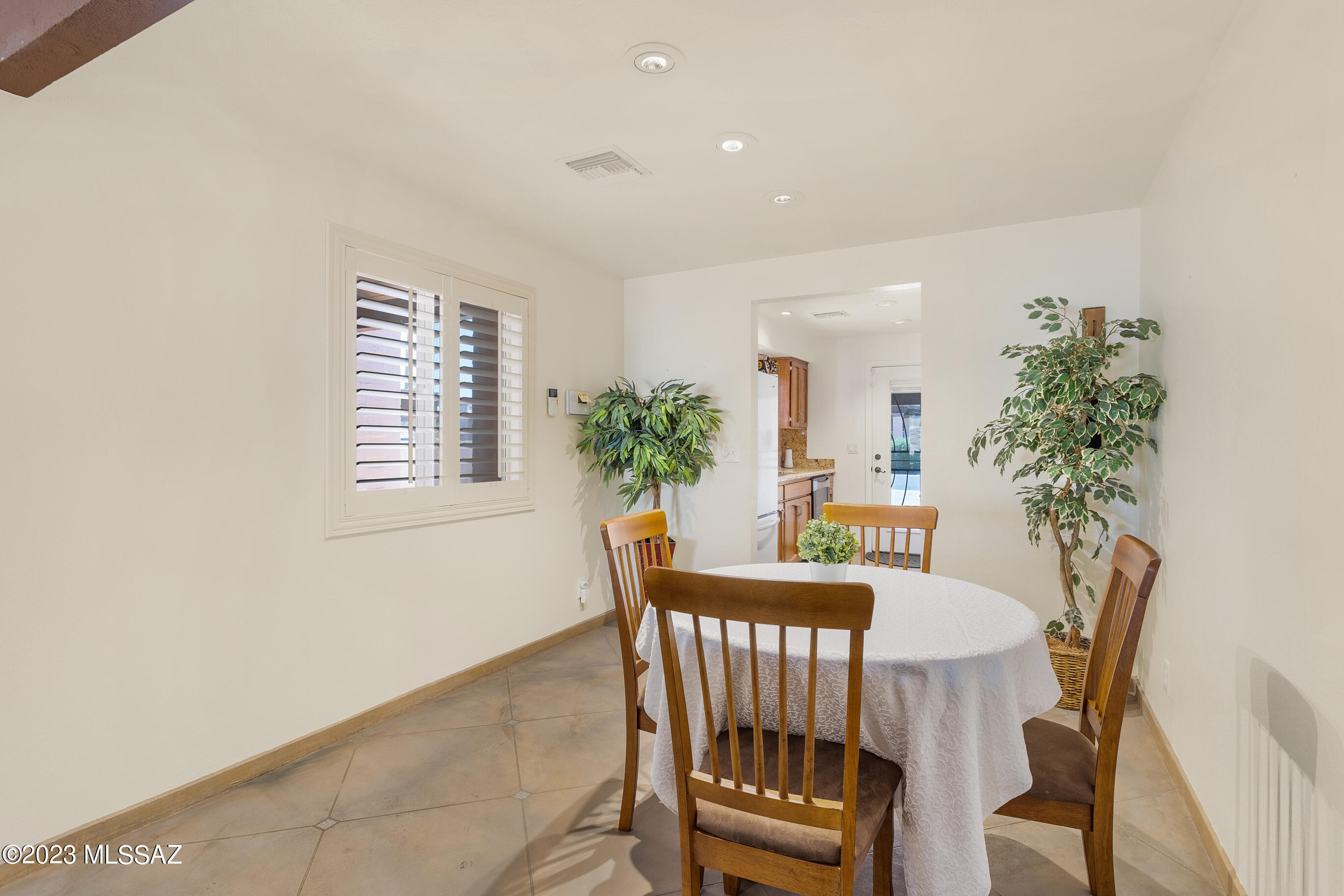 4247 East Allison Road Tucson, AZ 85712 - Photo 8 of 30 Gallery Image 8
