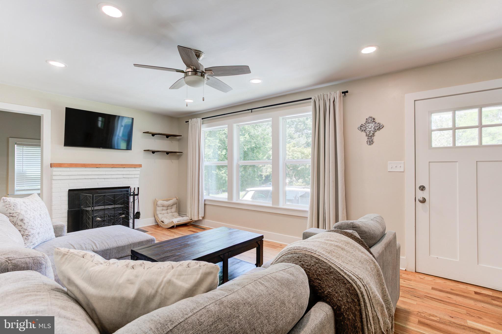 471 Ferry Road Fredericksburg, VA 22405 - Photo 4 of 51 Gallery Image 4