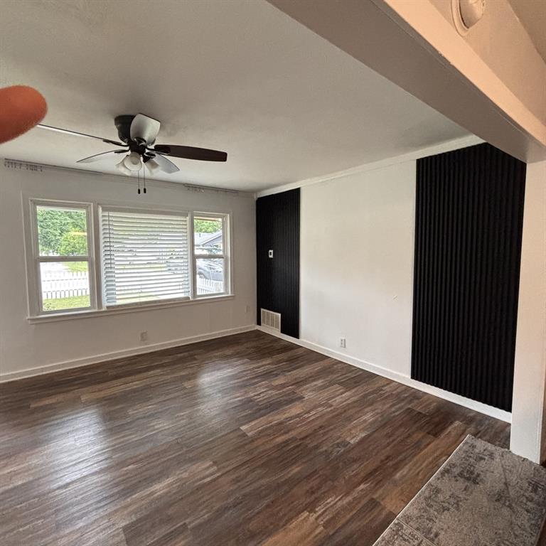 1104 Locust Street Gainesville, TX 76240 - Photo 3 of 10