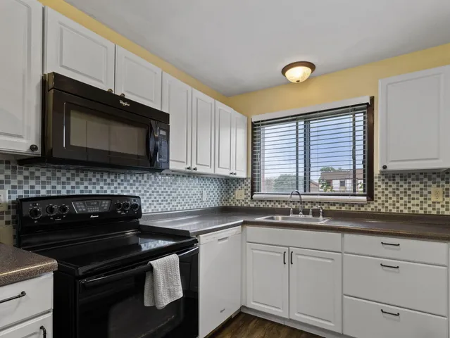 $237,500 | 4129 West College Avenue, Franklin, WI 53221