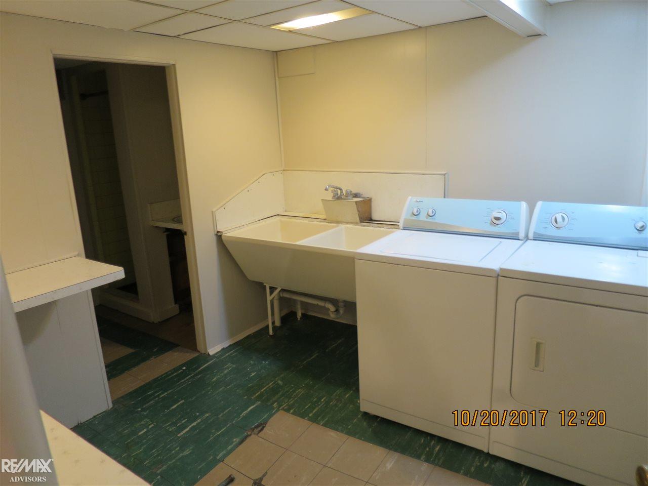 1690 Hampton Road Mount Clemens, MI 48043 - Photo 15 of 38 31333745-14.JPG