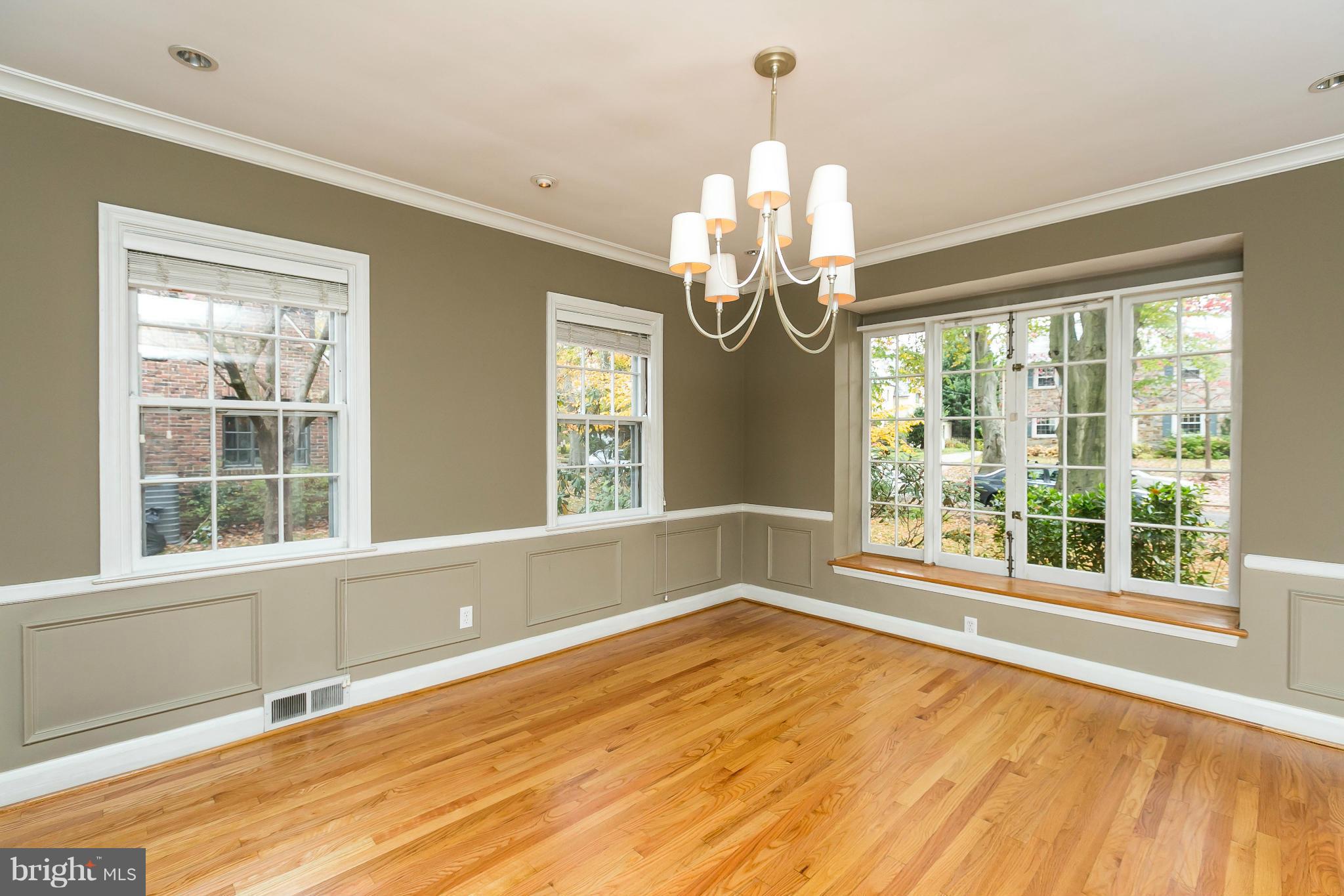 106 Midhurst Road Baltimore, MD 21212 - Photo 3 of 25 Dining Room