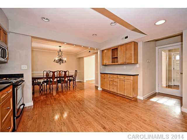 6816 Thermal Road Charlotte, NC 28211 - Photo 4 of 16 Gallery Image 4