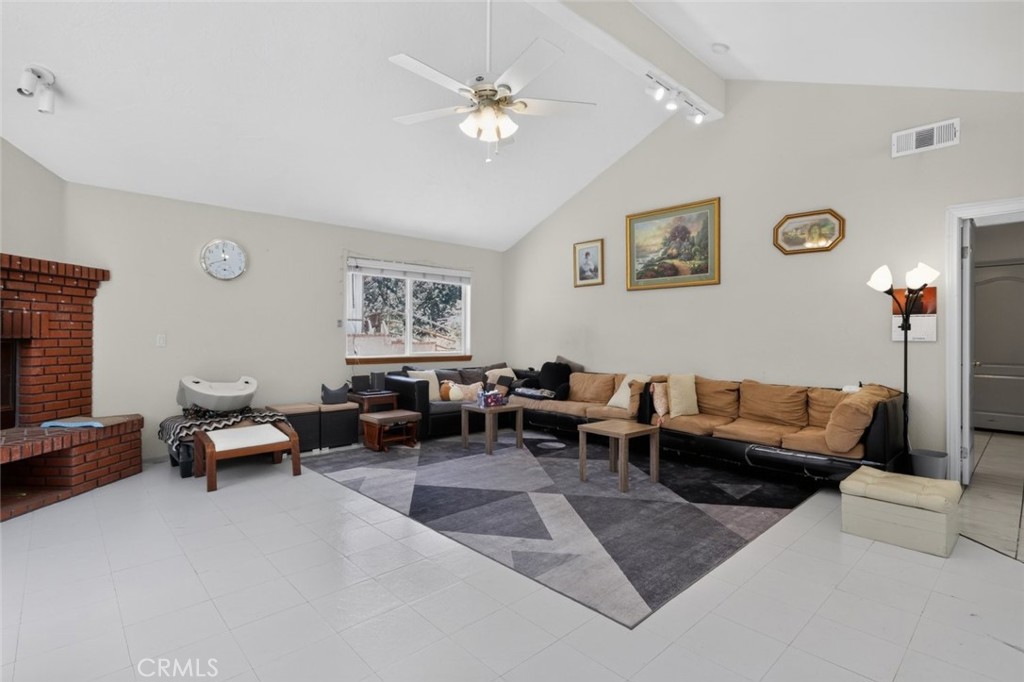 29560 Butterfield Way Tehachapi, CA 93561 - Photo 8 of 44