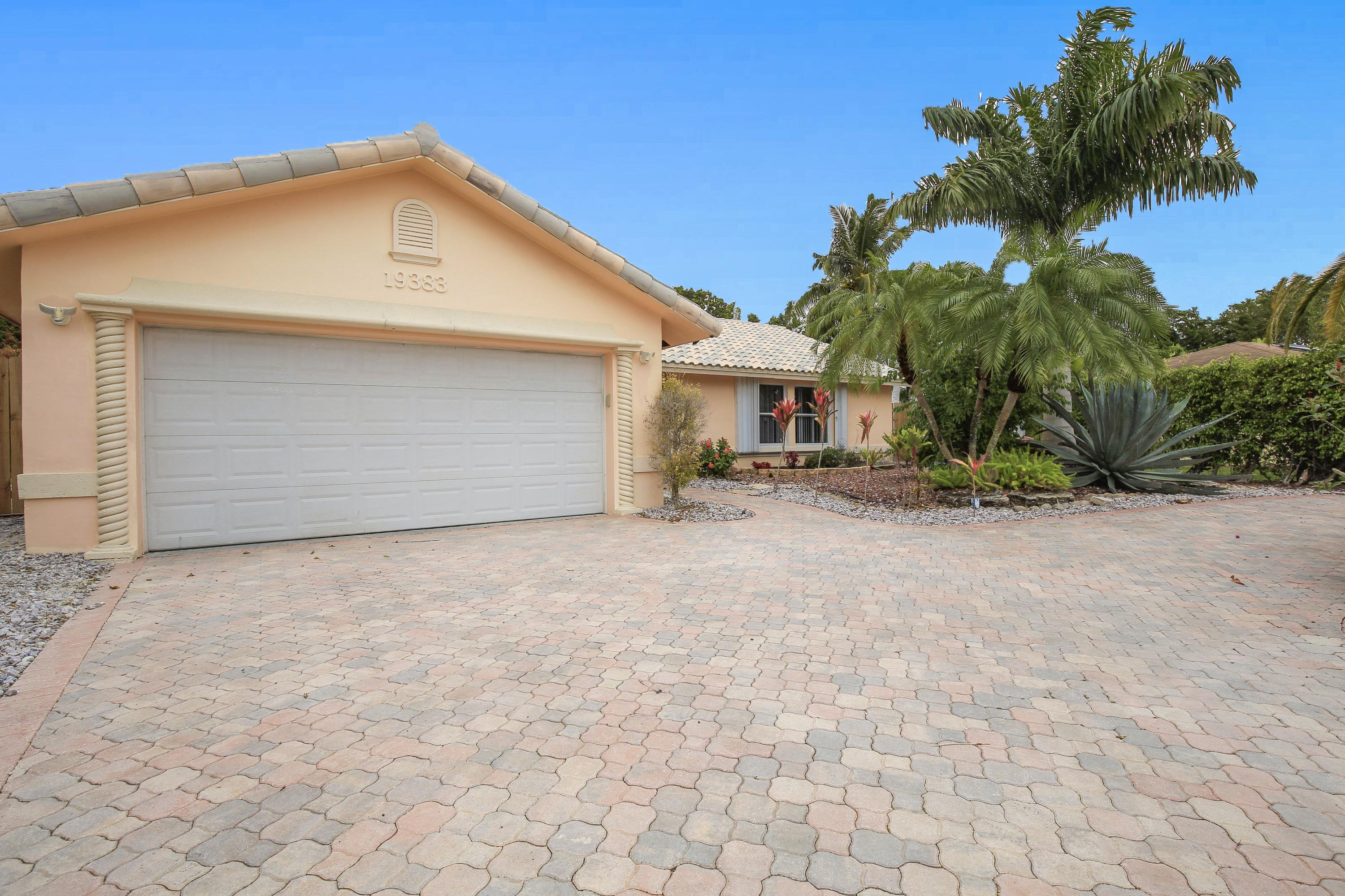 19383 Colorado Circle Boca Raton, FL 33434 - Photo 2 of 26 68