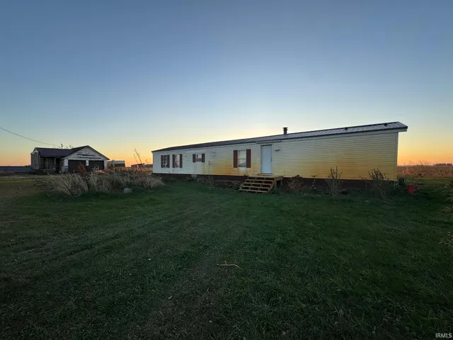 $60,000 | 8686 South 1100 West, Royal Center, IN 46978