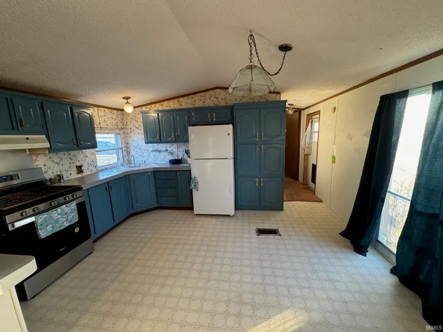 $60,000 | 8686 South 1100 West, Royal Center, IN 46978