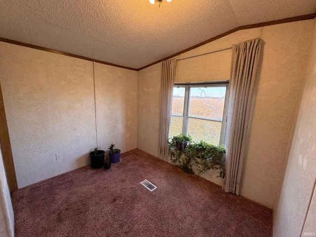 $60,000 | 8686 South 1100 West, Royal Center, IN 46978