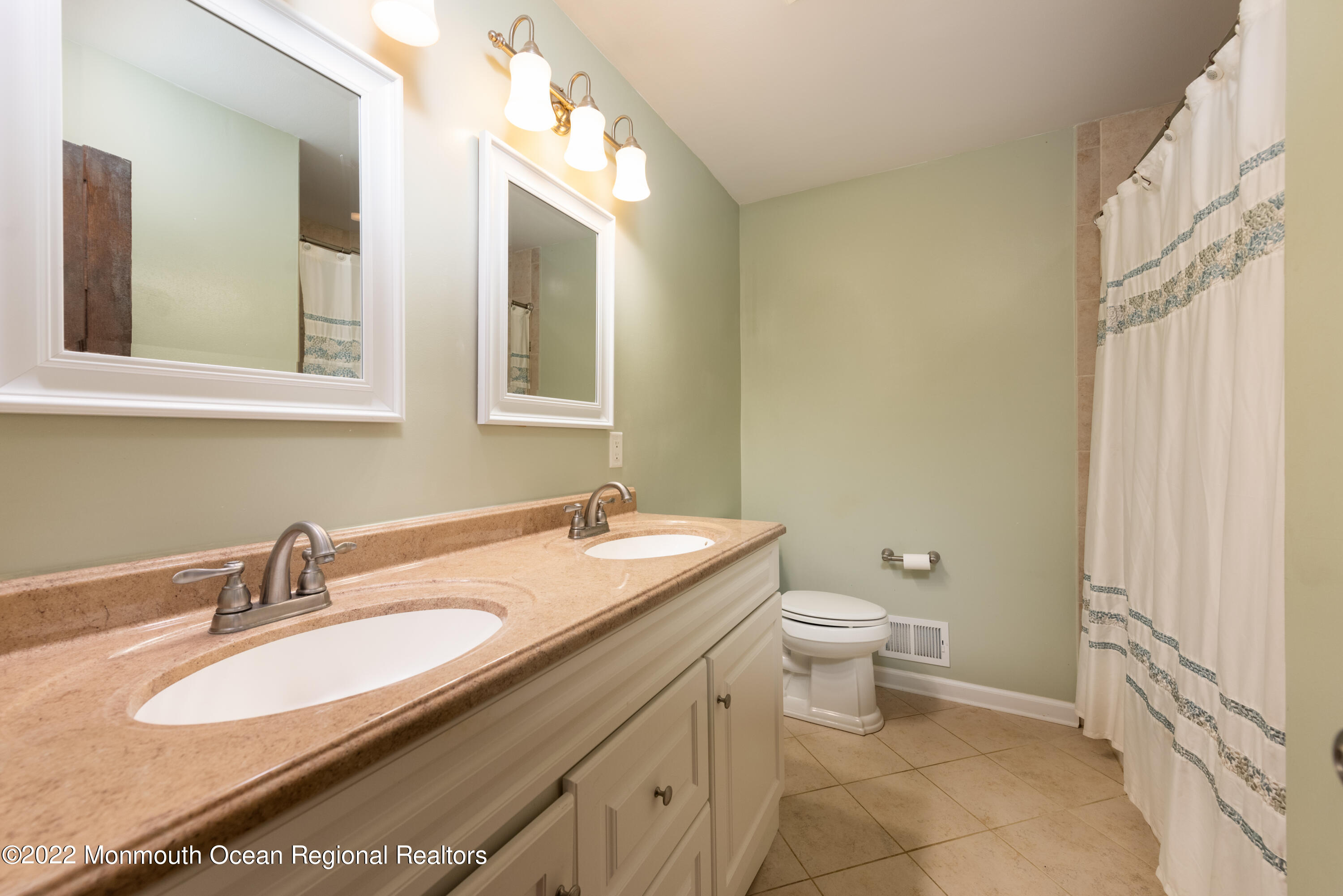 31 Farm Road Middletown, NJ 07748 - Photo 13 of 19 BAP_4888-Edit