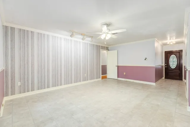 $219,500 | 429 East Kiber Street, Angleton, TX 77515