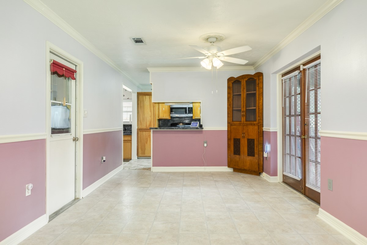 429 East Kiber Street Angleton, TX 77515 - Photo 14 of 25