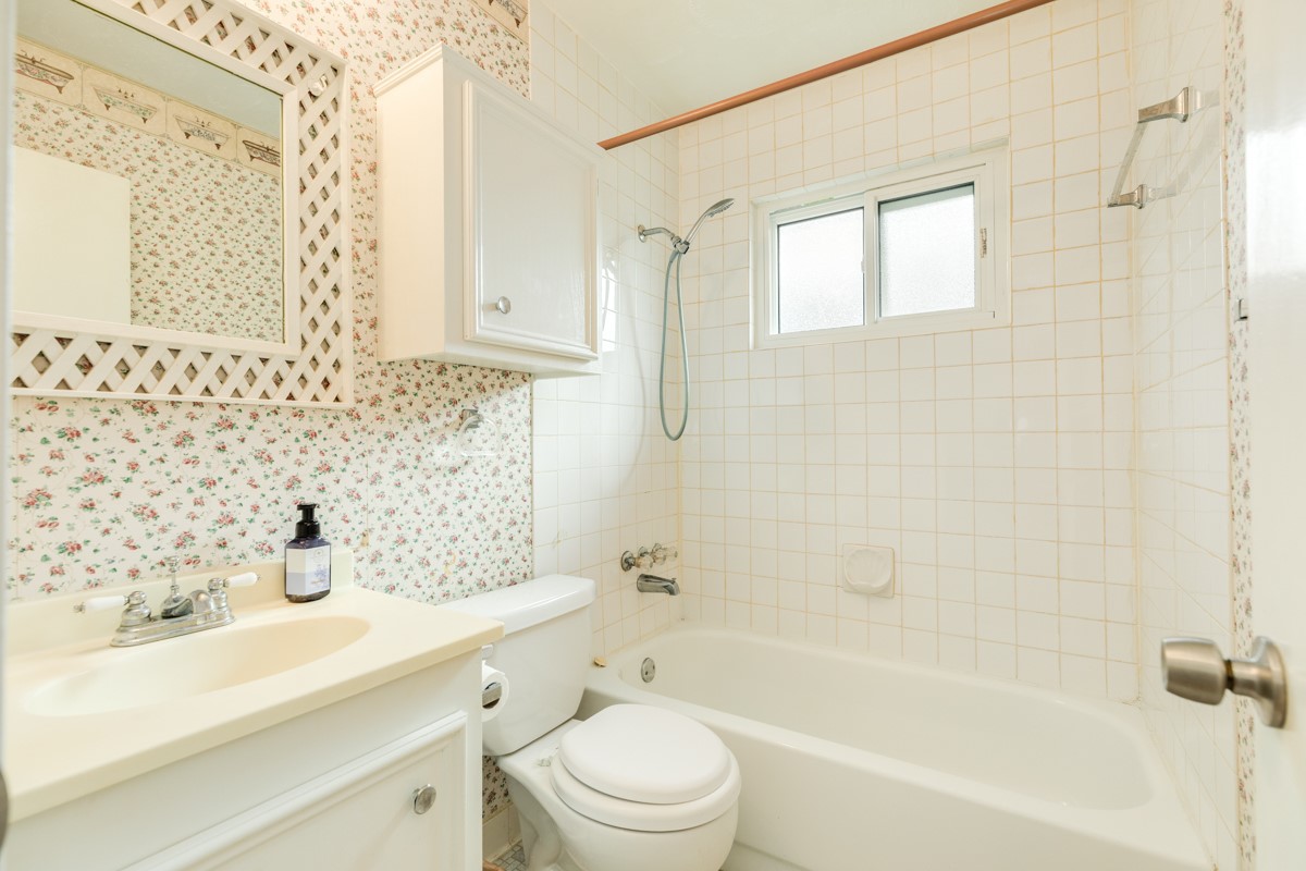 429 East Kiber Street Angleton, TX 77515 - Photo 24 of 25