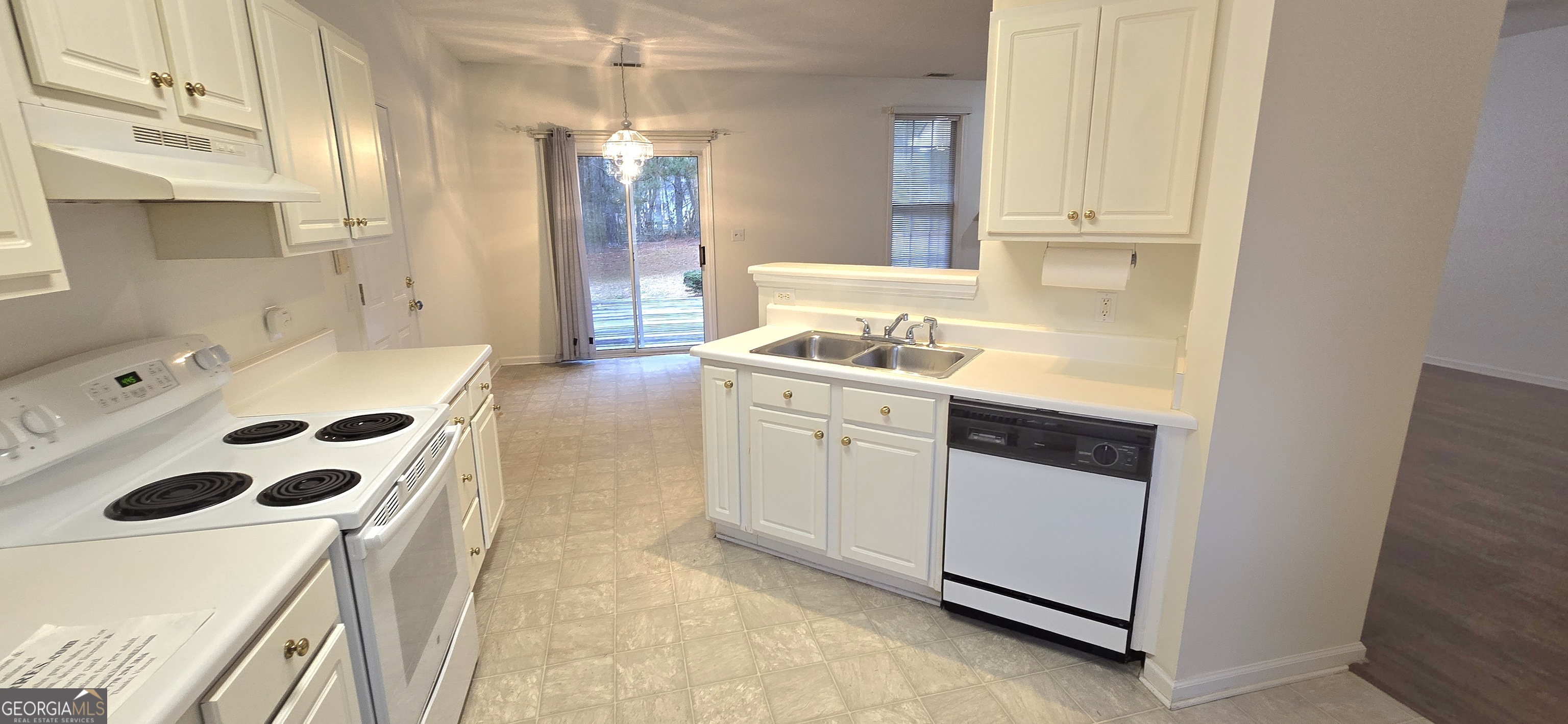 45 Chemin Place Sharpsburg, GA 30277 - Photo 12 of 47