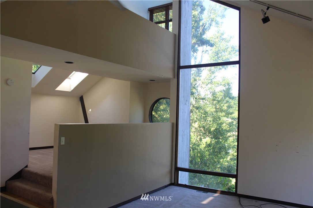 13803 Southeast 180th Street Renton, WA 98058 - Photo 4 of 25 Gallery Image 4